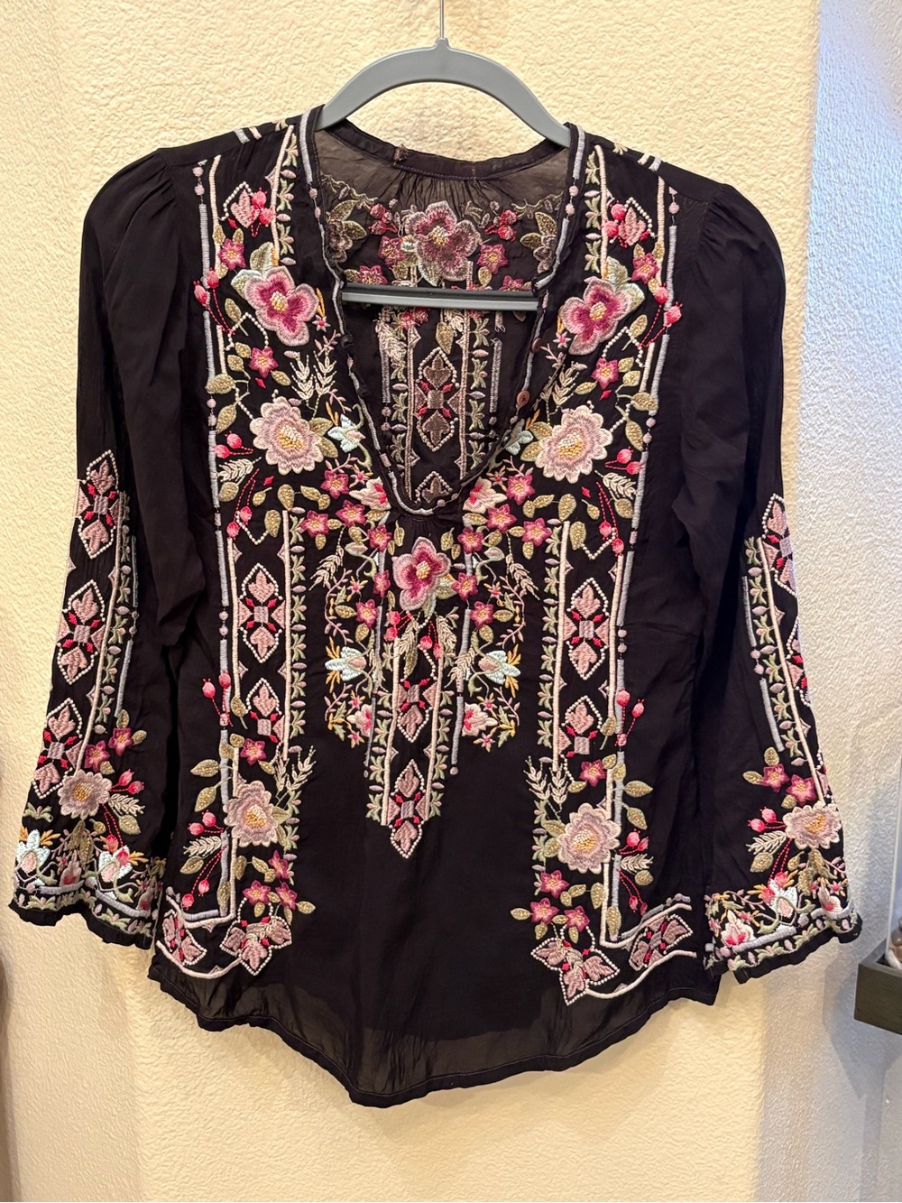 Johnny Was Women Embroidered Black Floral Boho Blouse Size XS/S-Has Minor Flaws